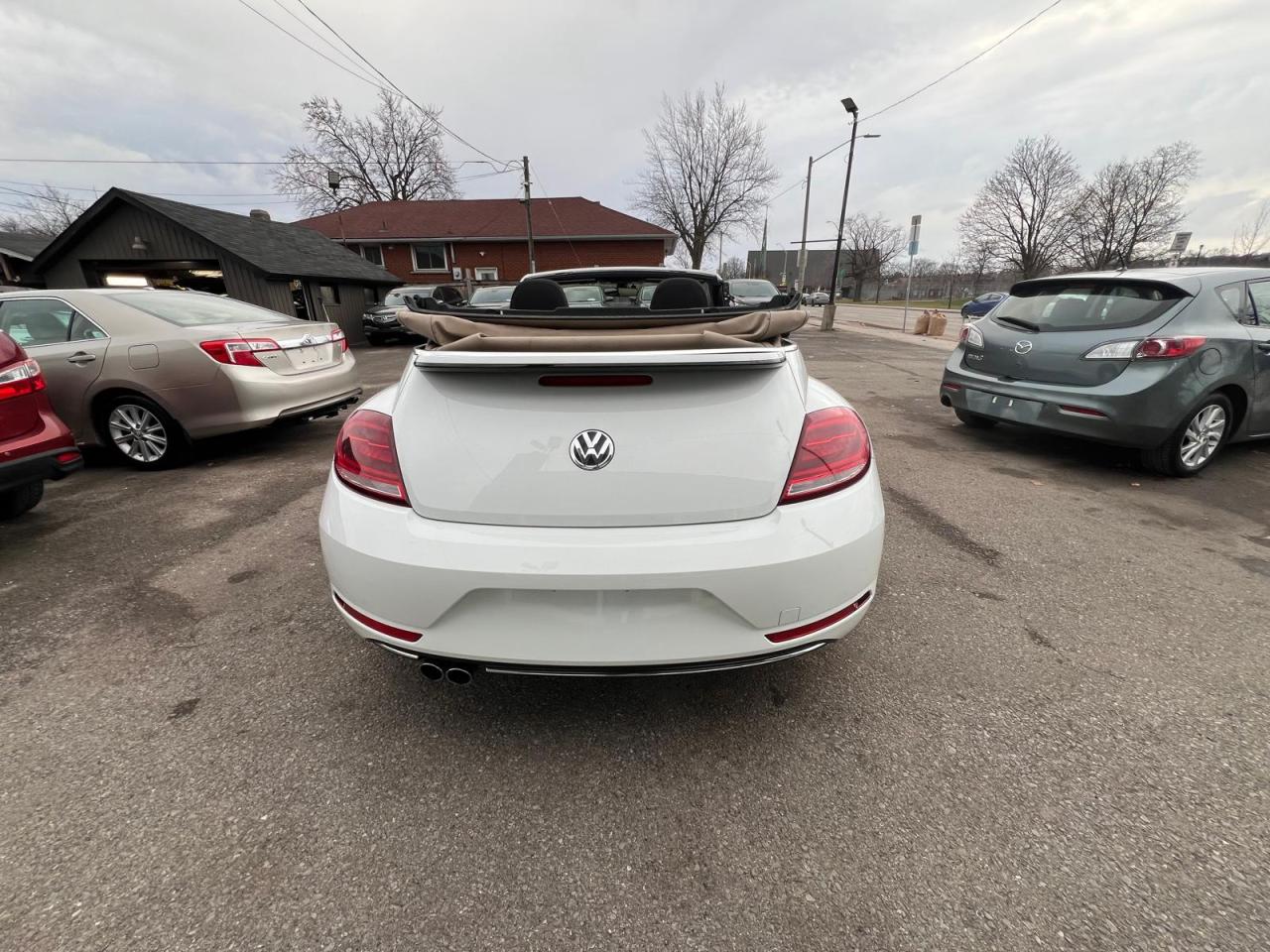 2018 Volkswagen Beetle Classic Photo3