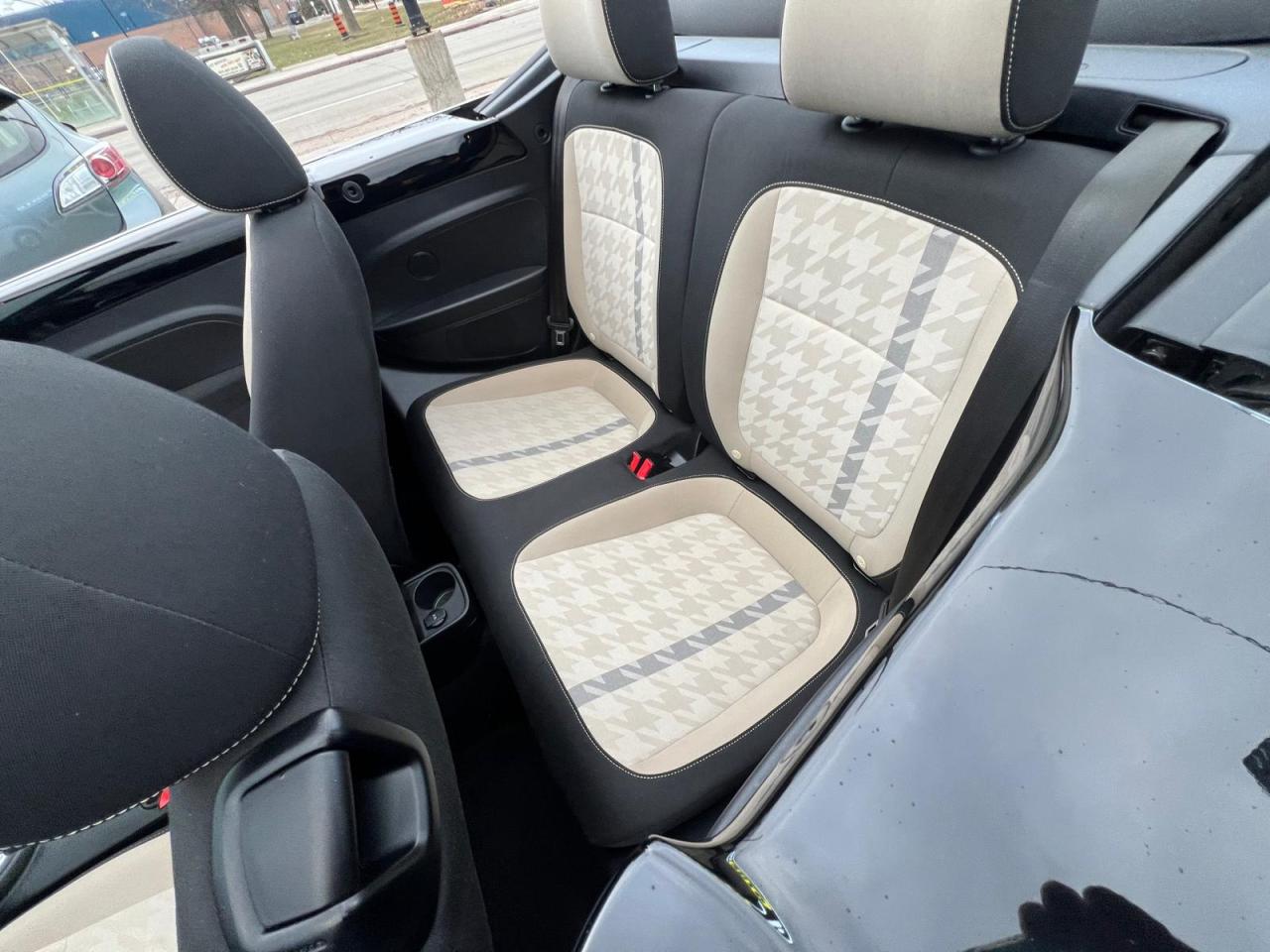 2018 Volkswagen Beetle Classic Photo