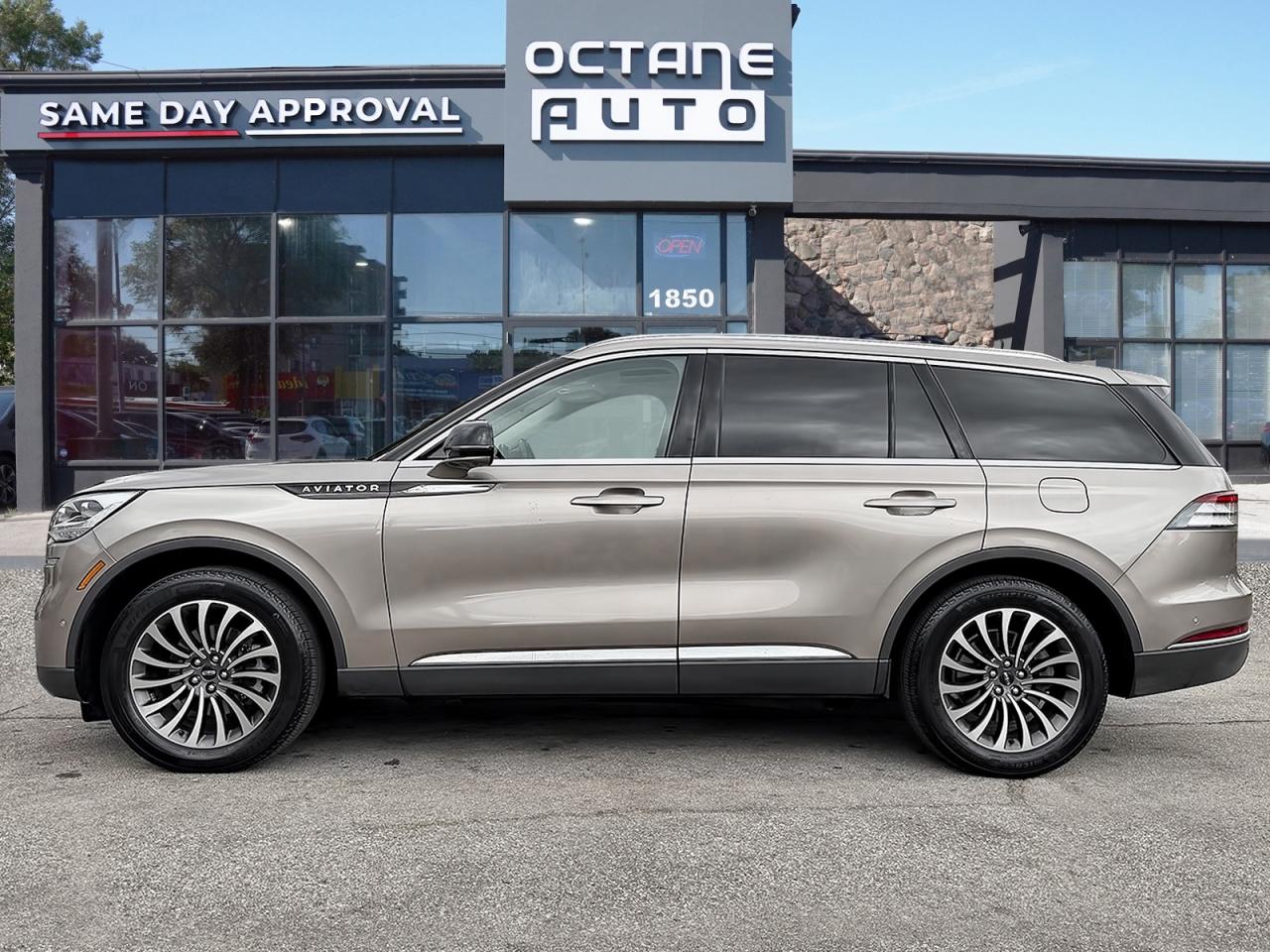 2020 Lincoln Aviator Reserve AWD Photo2