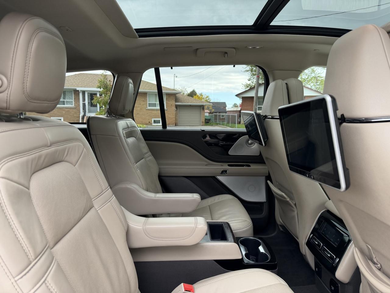 2020 Lincoln Aviator Reserve AWD - Photo #10