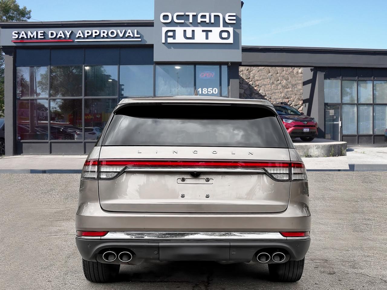 2020 Lincoln Aviator Reserve AWD Photo4