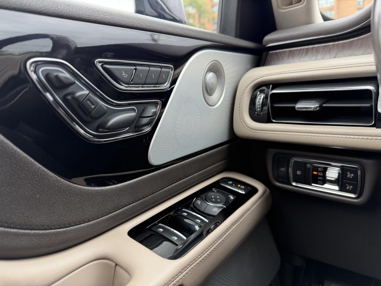 2020 Lincoln Aviator Reserve AWD - Photo #27