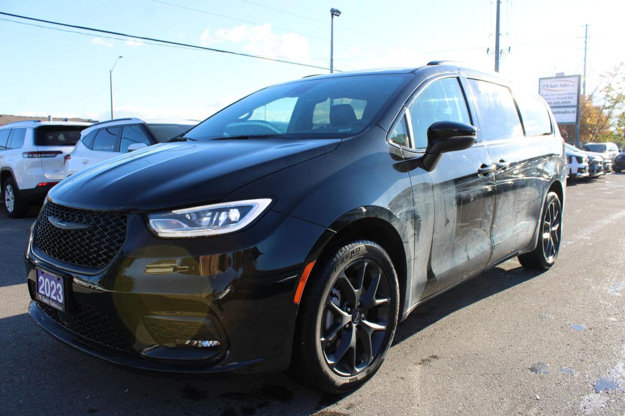 2023 Chrysler Pacifica TOURING L AWD - Photo #3