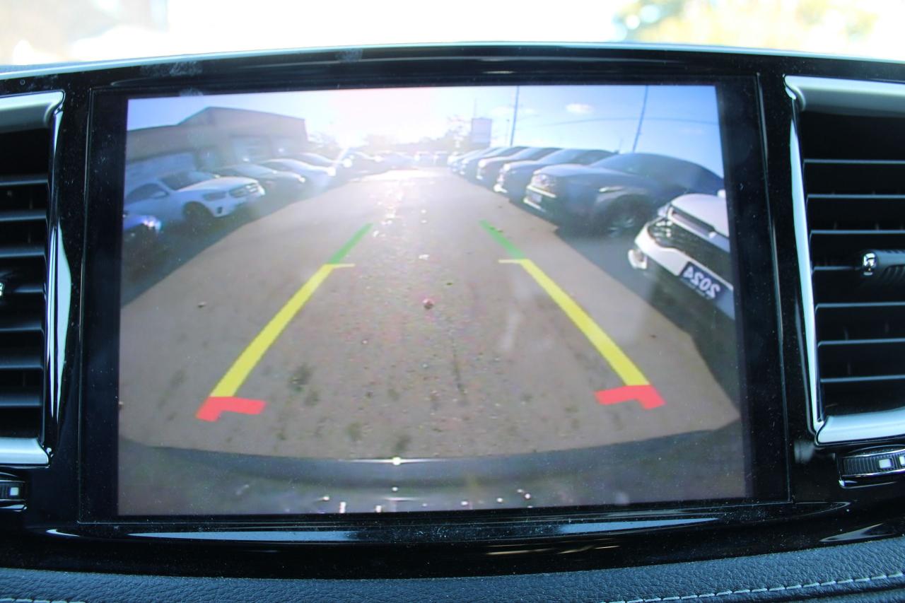 2023 Chrysler Pacifica TOURING L AWD - Photo #13