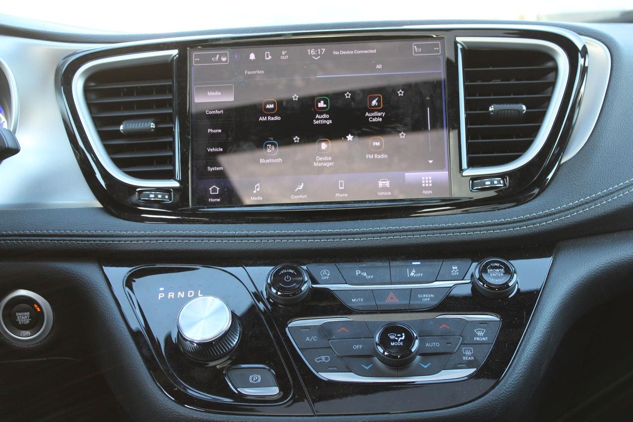 2023 Chrysler Pacifica TOURING L AWD - Photo #12