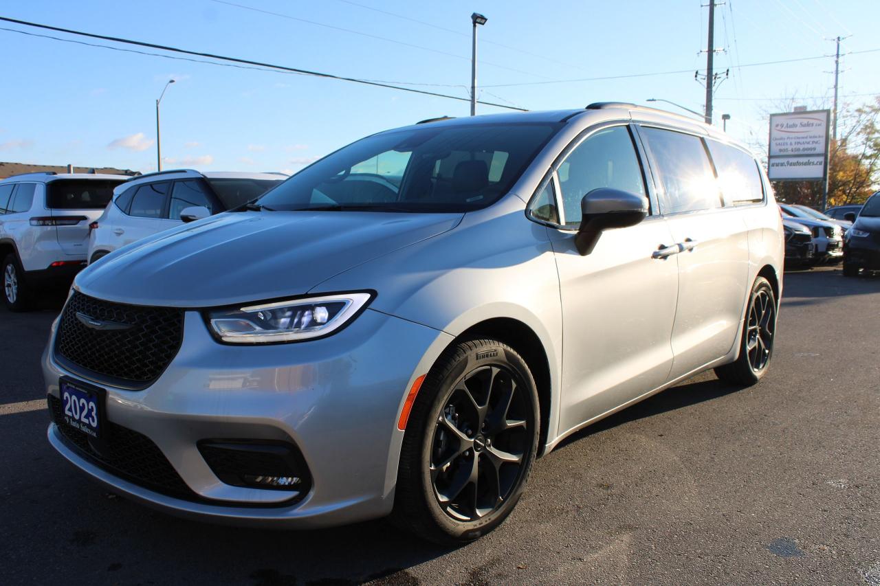 2023 Chrysler Pacifica Touring L FWD - Photo #3
