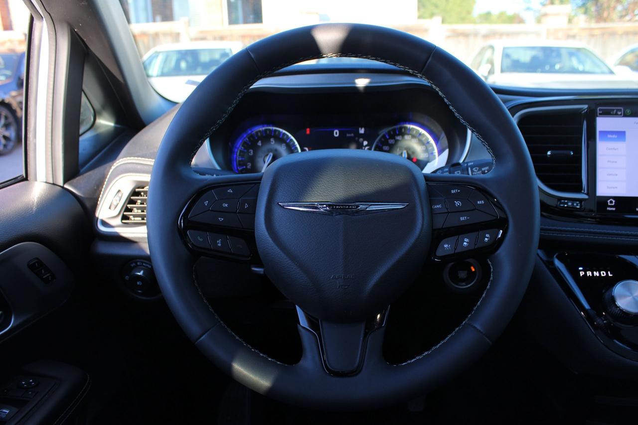 2023 Chrysler Pacifica Touring L FWD - Photo #8