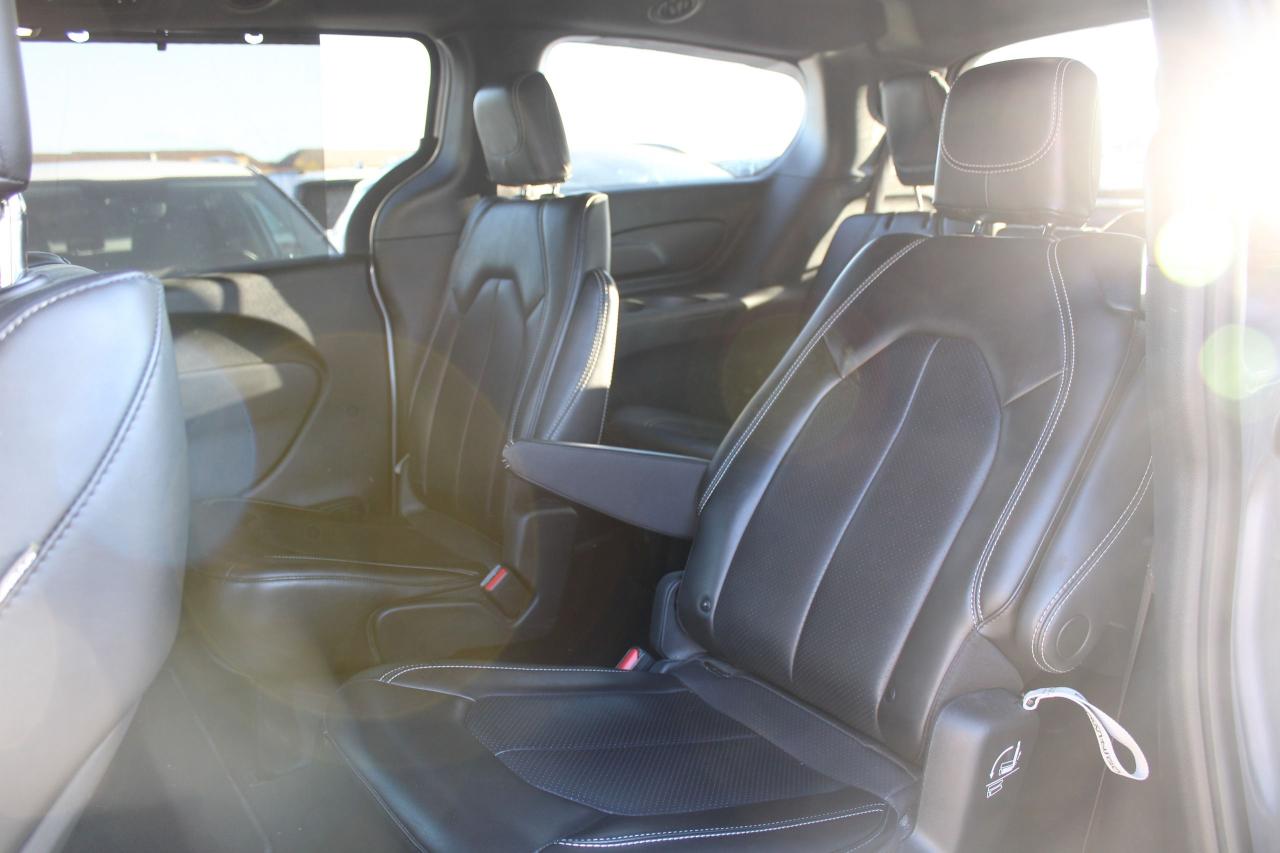 2023 Chrysler Pacifica Touring L FWD - Photo #17