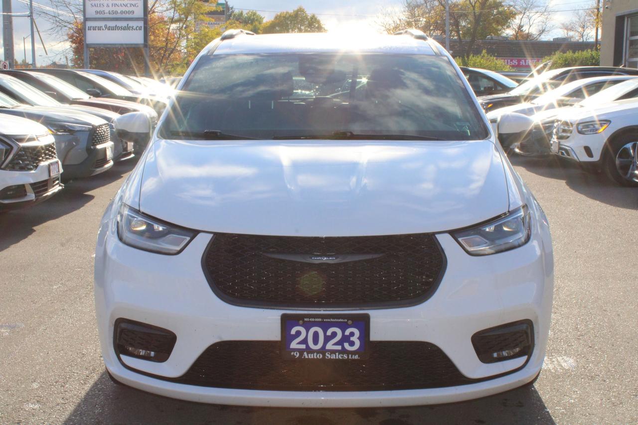 2023 Chrysler Pacifica Touring L FWD - Photo #2