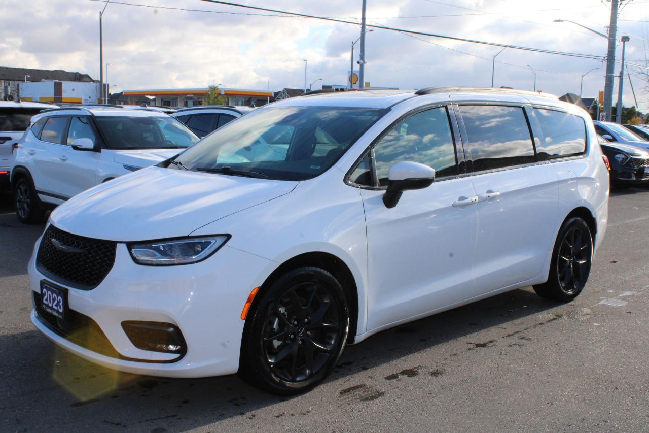 2023 Chrysler Pacifica Touring L FWD - Photo #3