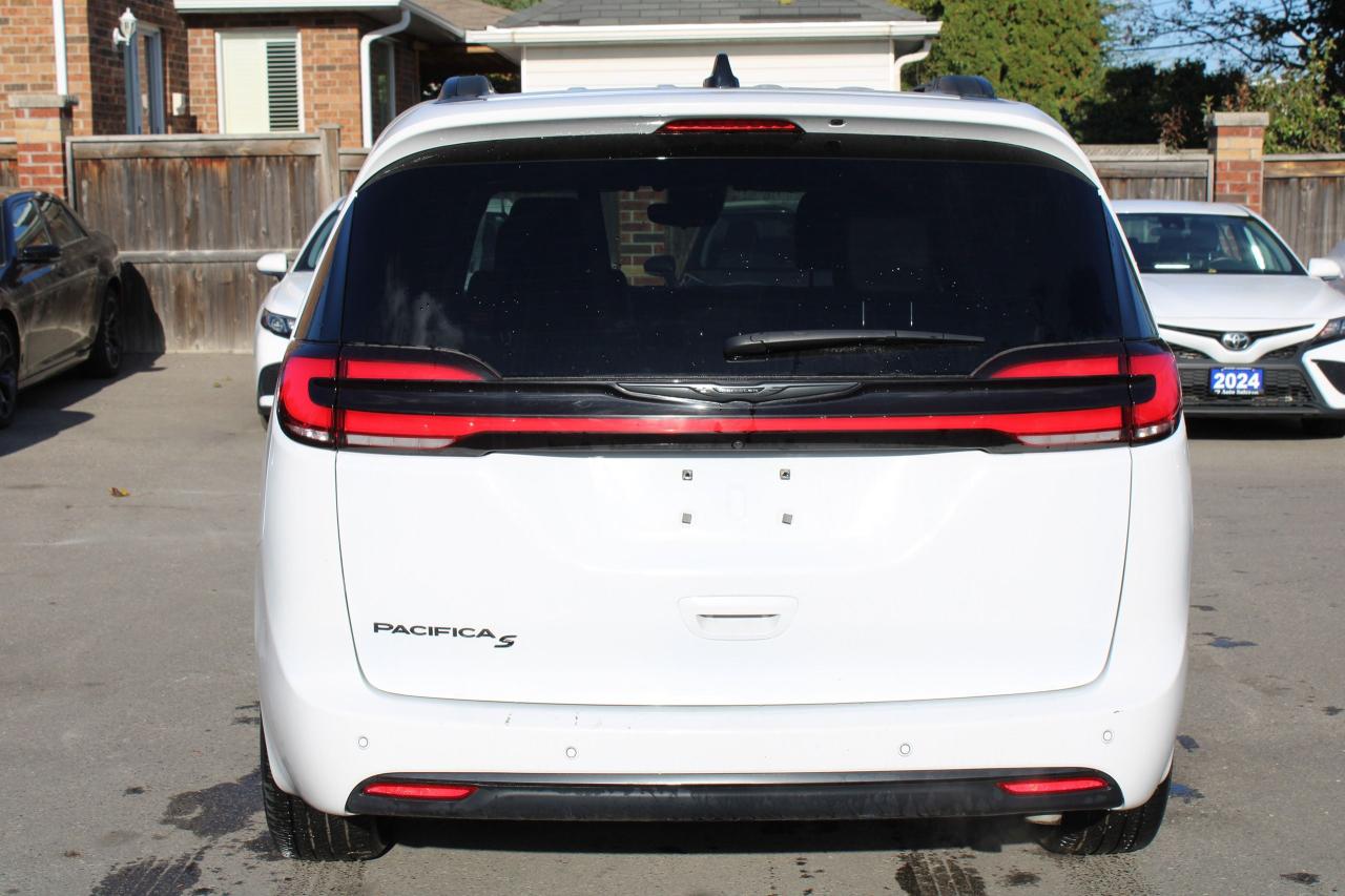 2023 Chrysler Pacifica Touring L FWD - Photo #6