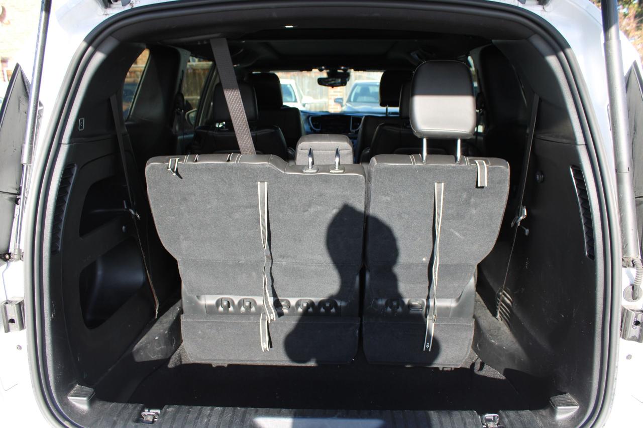 2023 Chrysler Pacifica Touring L FWD - Photo #7