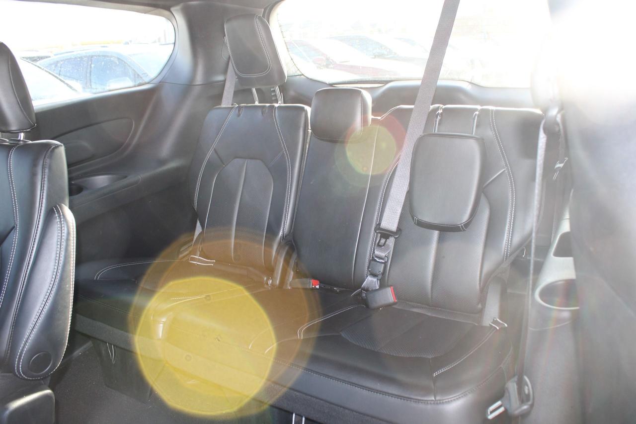 2023 Chrysler Pacifica Touring L FWD - Photo #18
