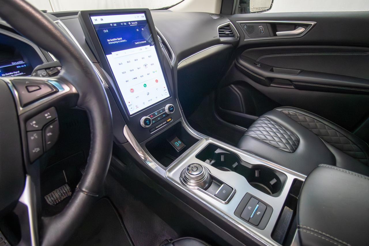 2024 Ford Edge Titanium AWD Photo5