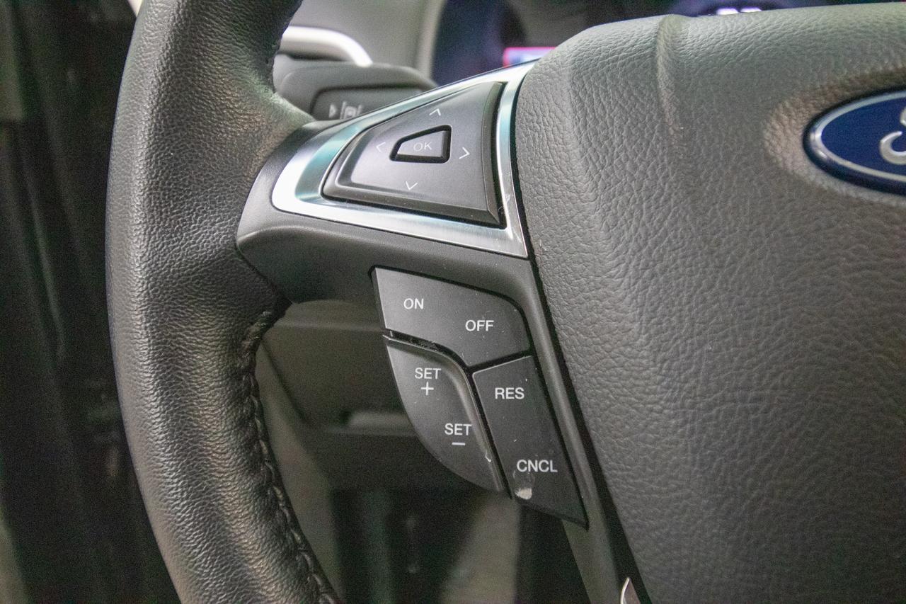 2024 Ford Edge Titanium AWD Photo5