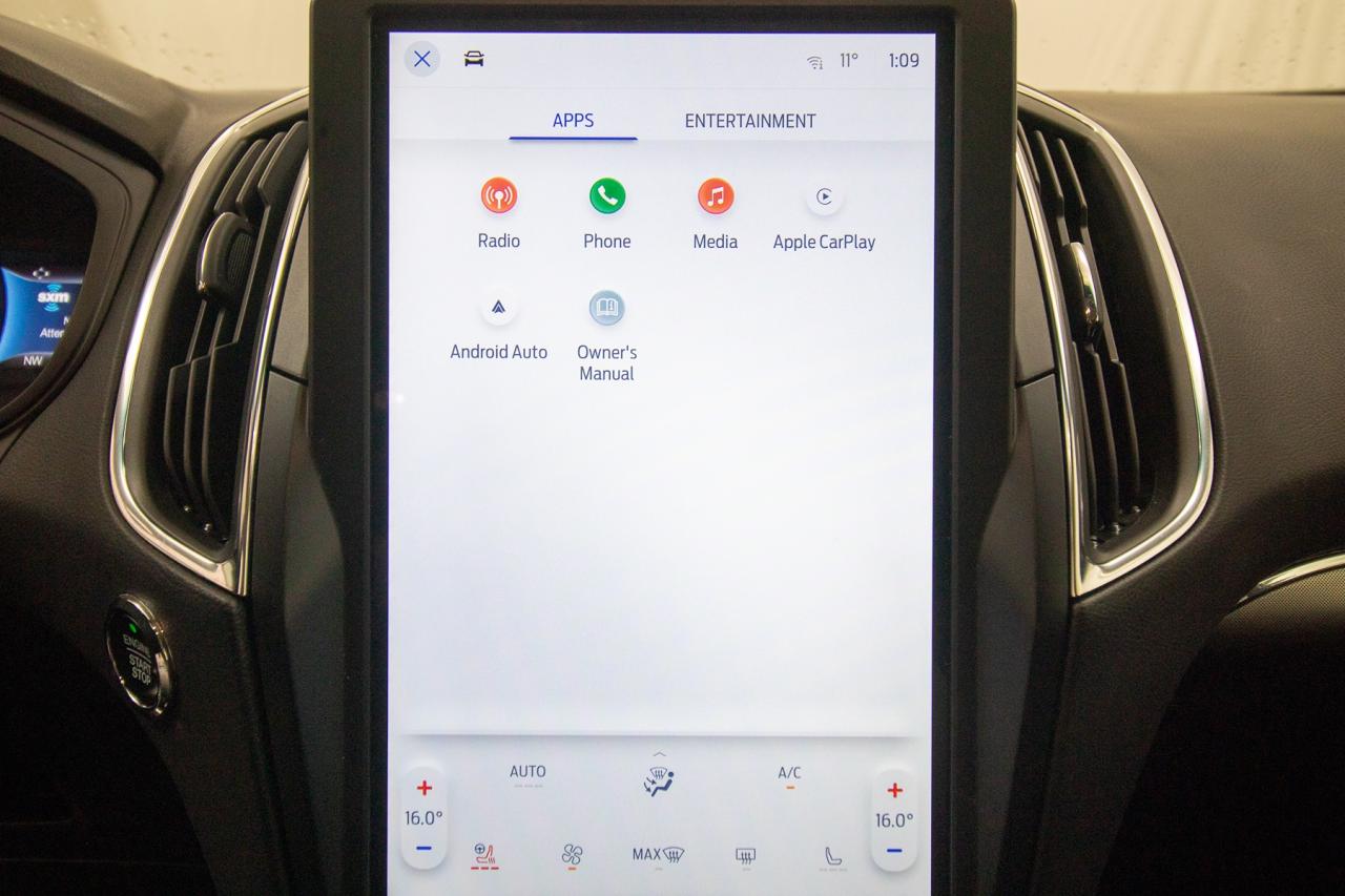 2024 Ford Edge Titanium AWD Photo5