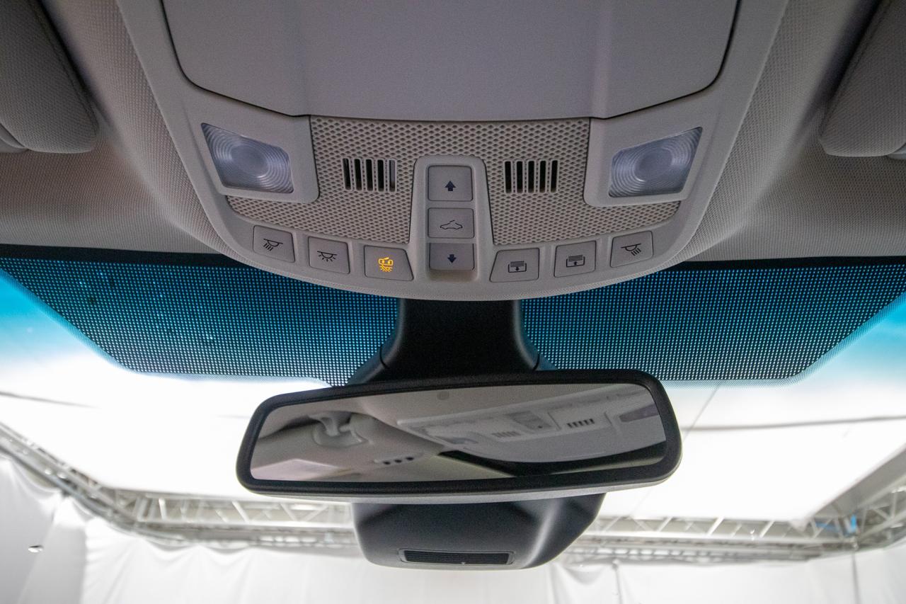 2024 Ford Edge Titanium AWD Photo5