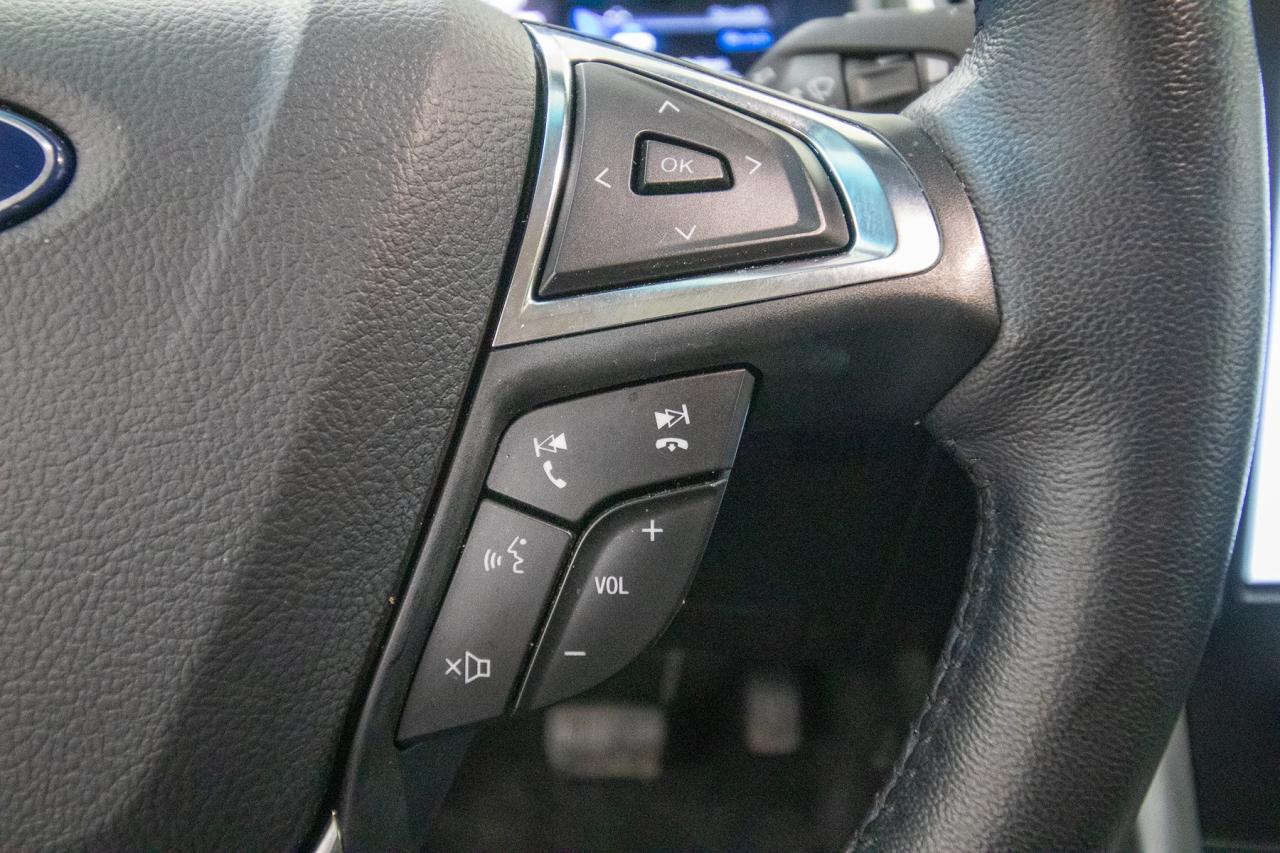 2024 Ford Edge Titanium AWD Photo5