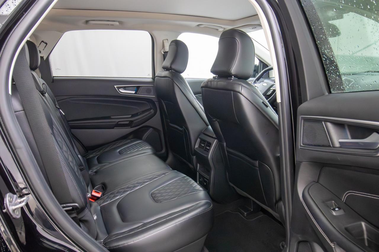 2024 Ford Edge Titanium AWD Photo5