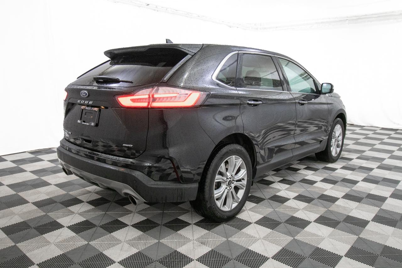 2024 Ford Edge Titanium AWD Photo5