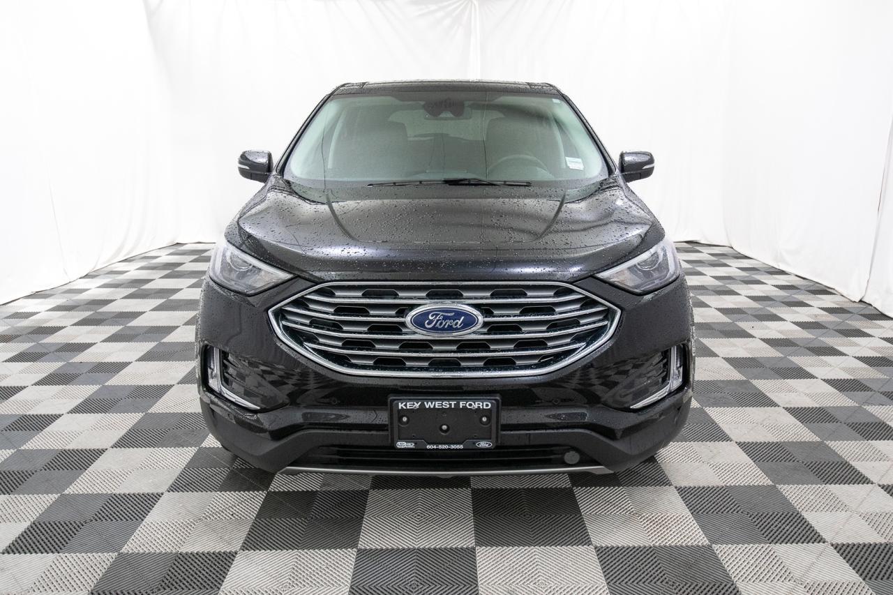 2024 Ford Edge Titanium AWD Photo5