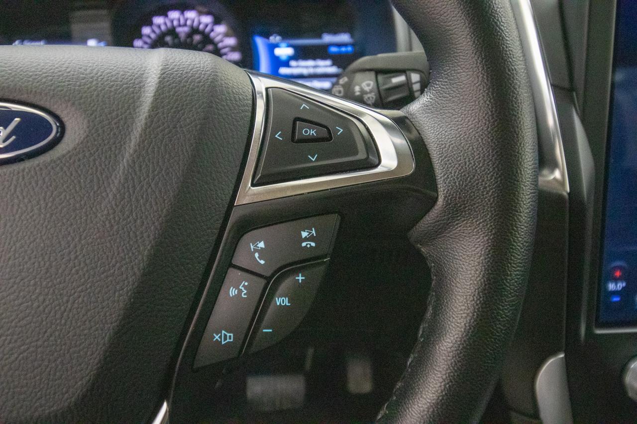 2024 Ford Edge Titanium AWD Photo5