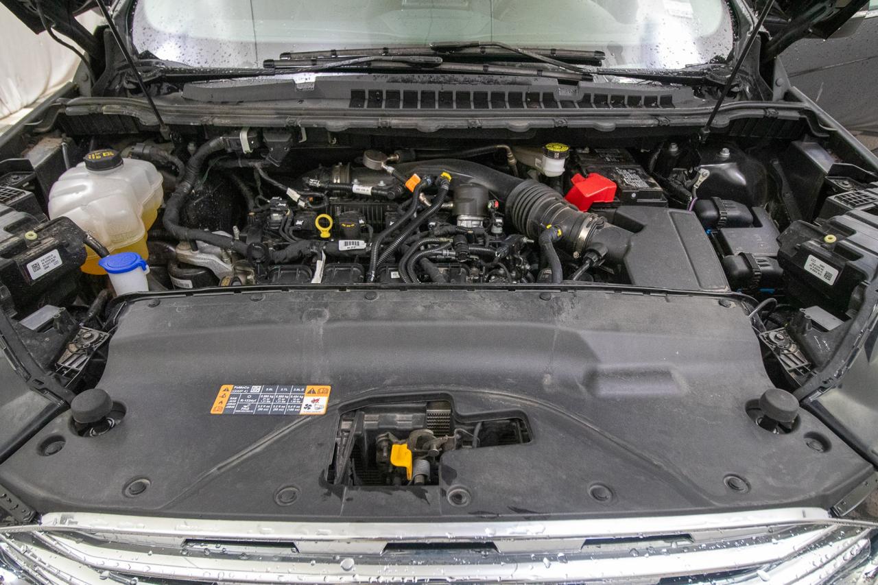 2024 Ford Edge Titanium AWD Photo5