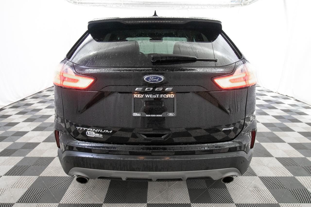 2024 Ford Edge Titanium AWD Photo5