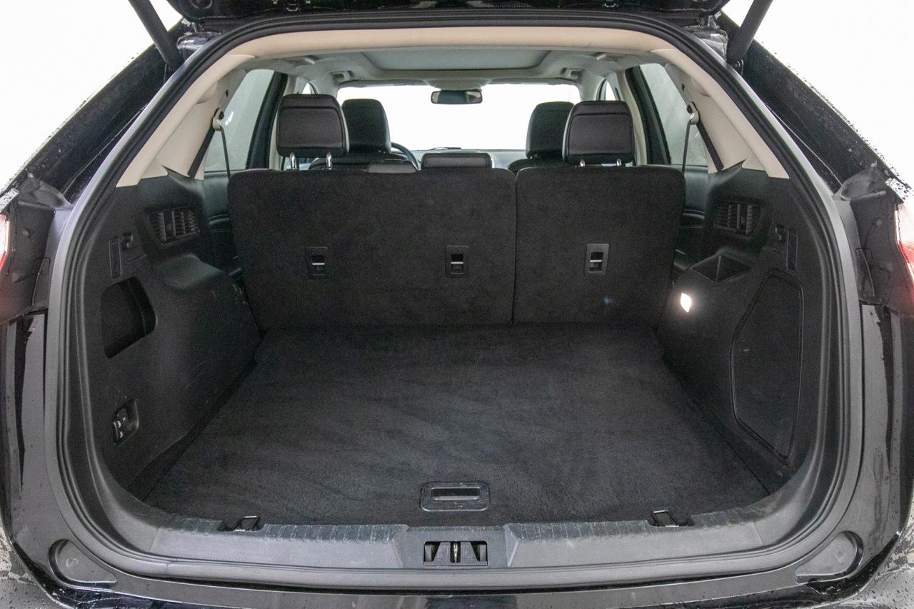 2024 Ford Edge Titanium AWD Photo5