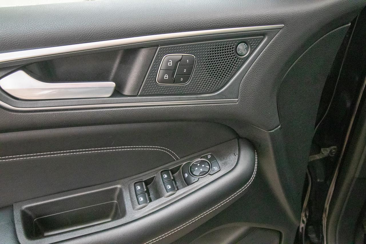 2024 Ford Edge Titanium AWD Photo5