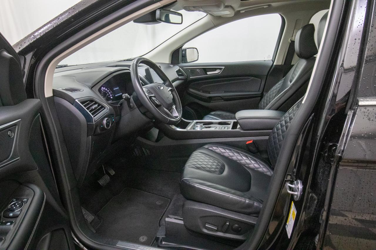 2024 Ford Edge Titanium AWD Photo5