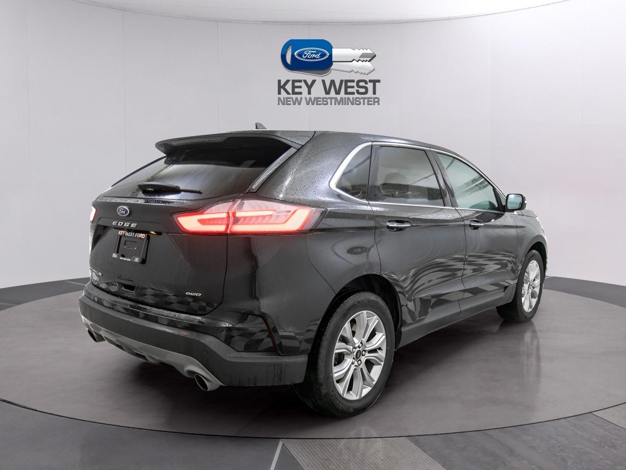 2024 Ford Edge Titanium AWD Photo4