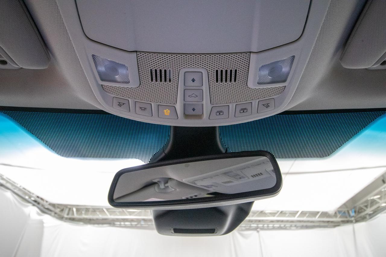 2024 Ford Edge Titanium AWD Photo5