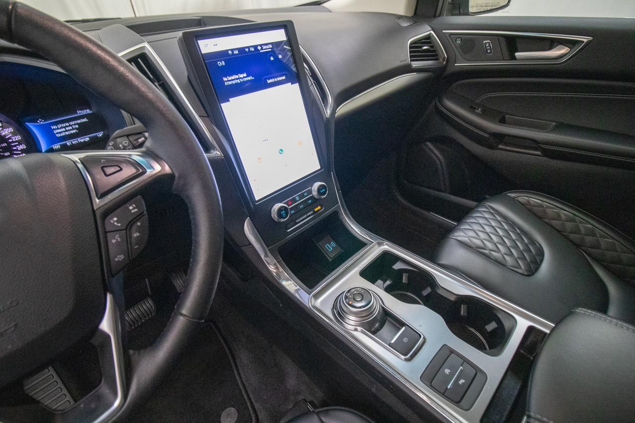 2024 Ford Edge Titanium AWD Photo5