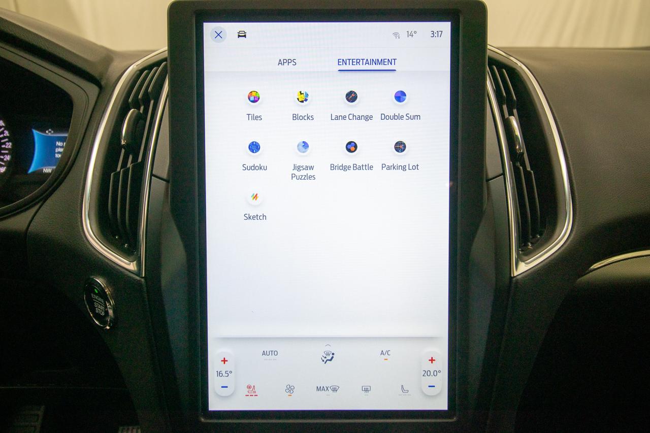 2024 Ford Edge Titanium AWD Photo5