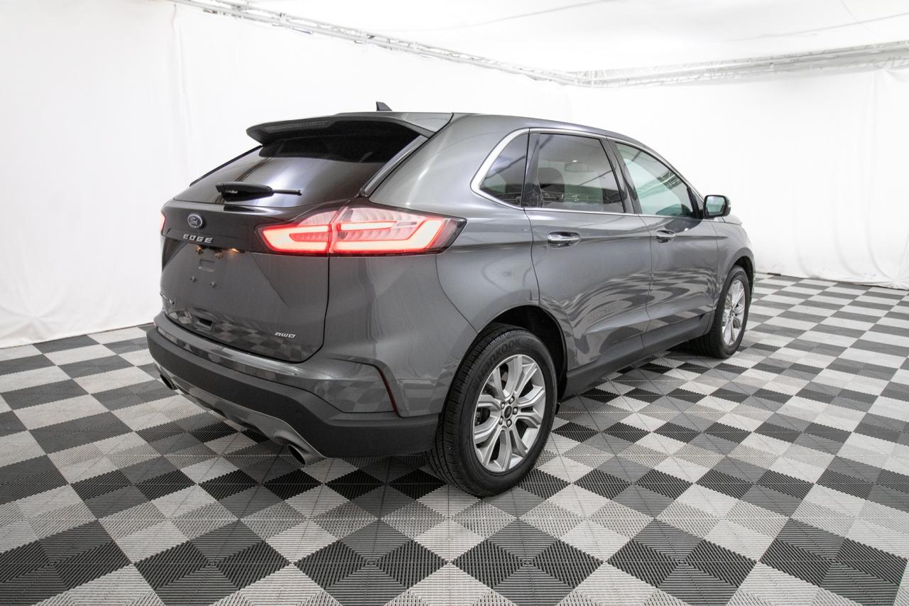 2024 Ford Edge Titanium AWD Photo5