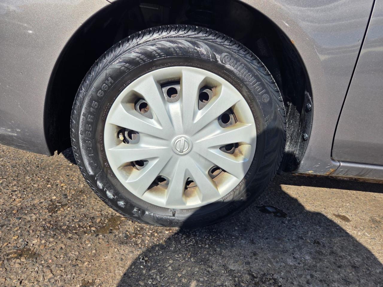 2012 Nissan Versa SV - Photo #11