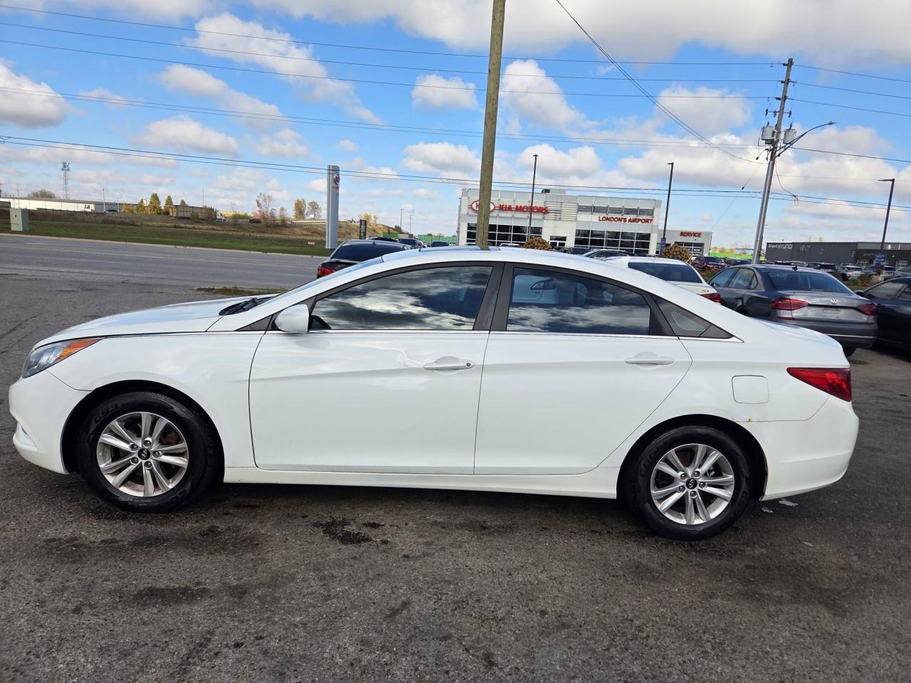 2011 Hyundai Sonata GLS - Photo #2