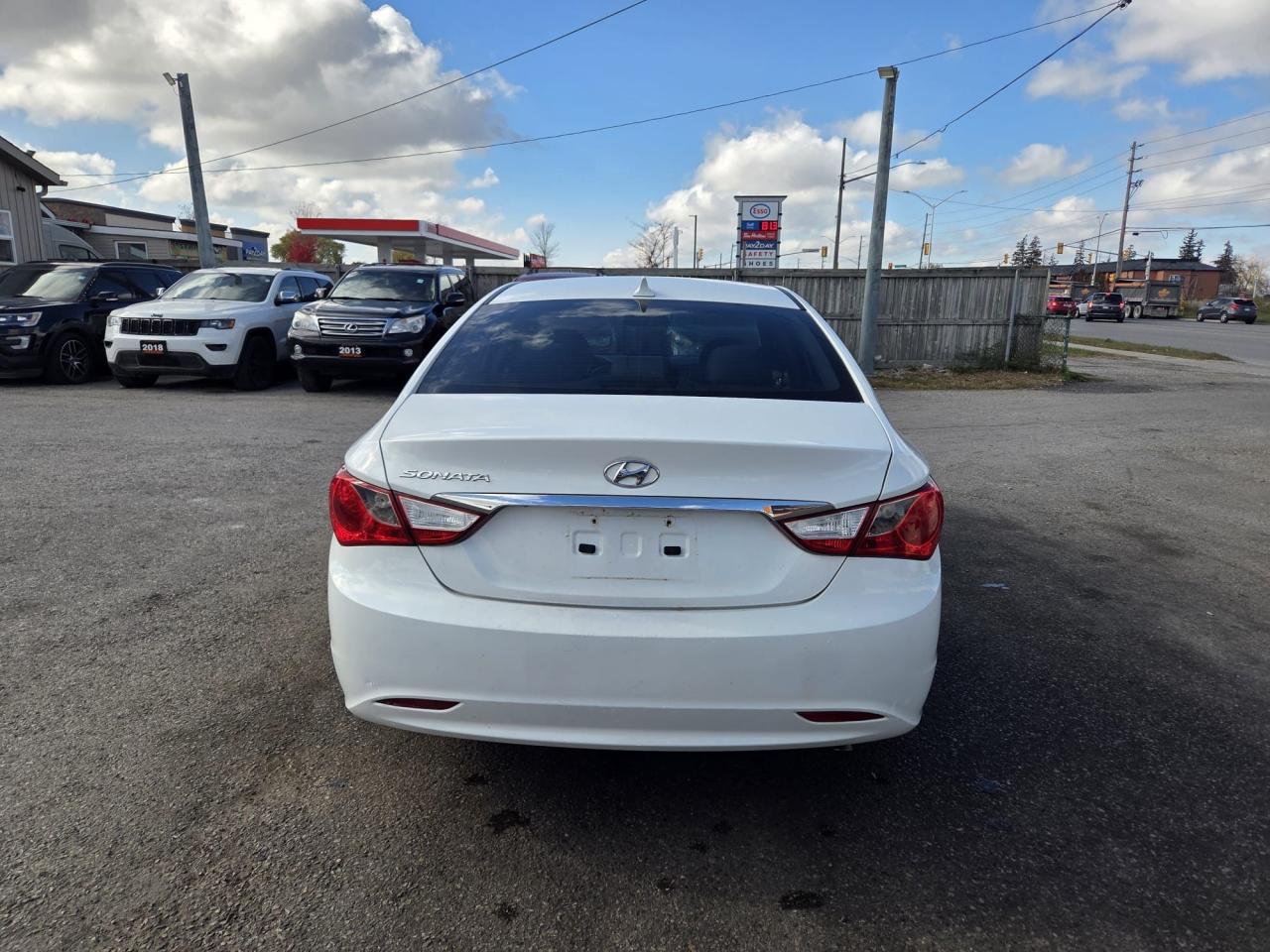 2011 Hyundai Sonata GLS - Photo #4