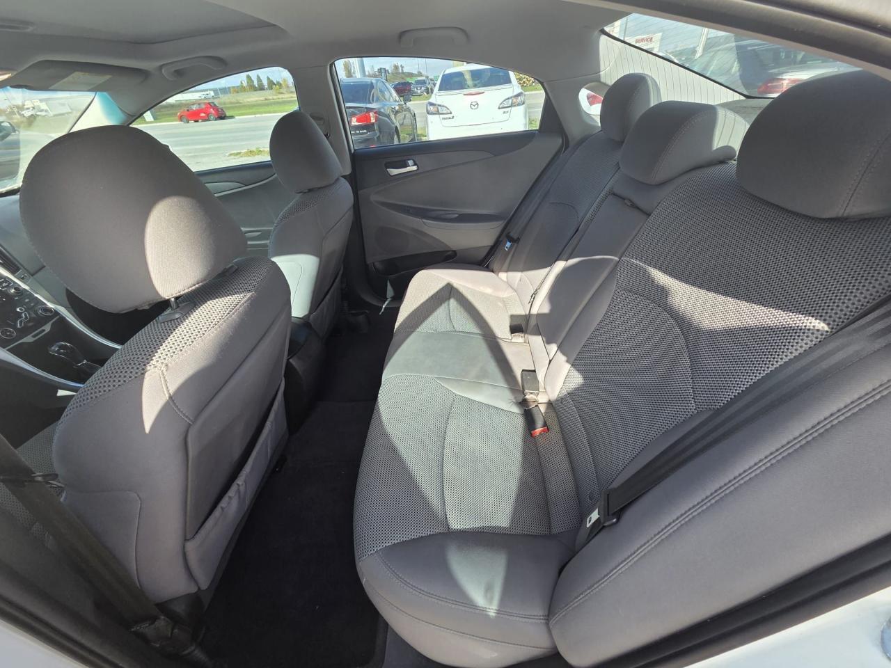 2011 Hyundai Sonata GLS - Photo #14