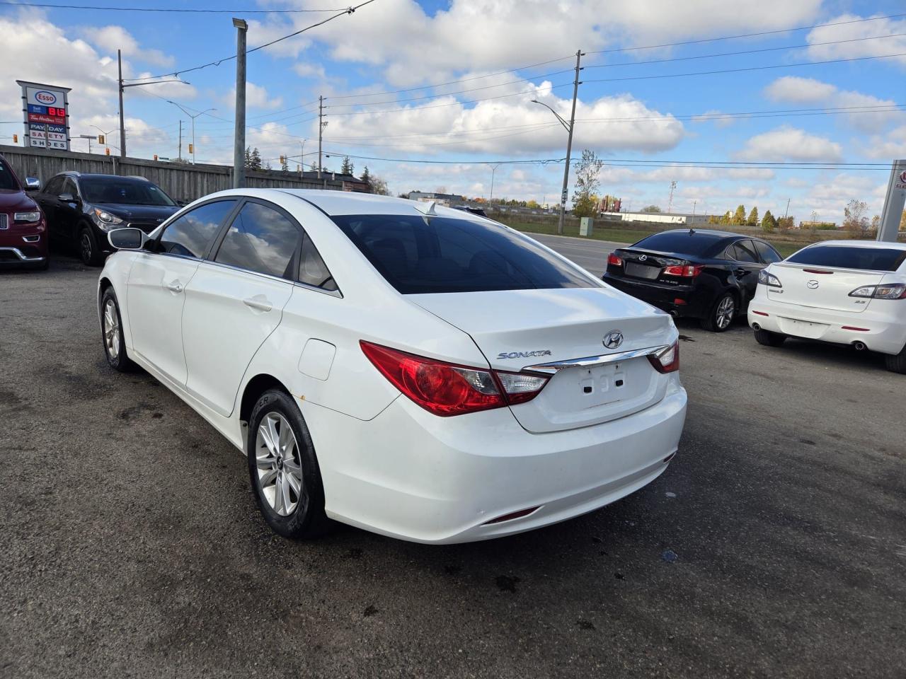 2011 Hyundai Sonata GLS - Photo #3