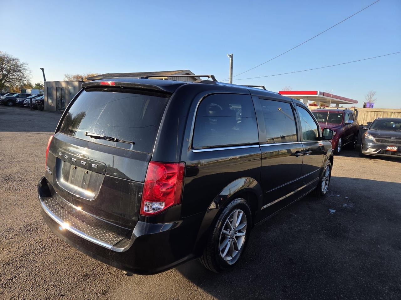 2015 Dodge Grand Caravan SXT Premium Plus - Photo #5