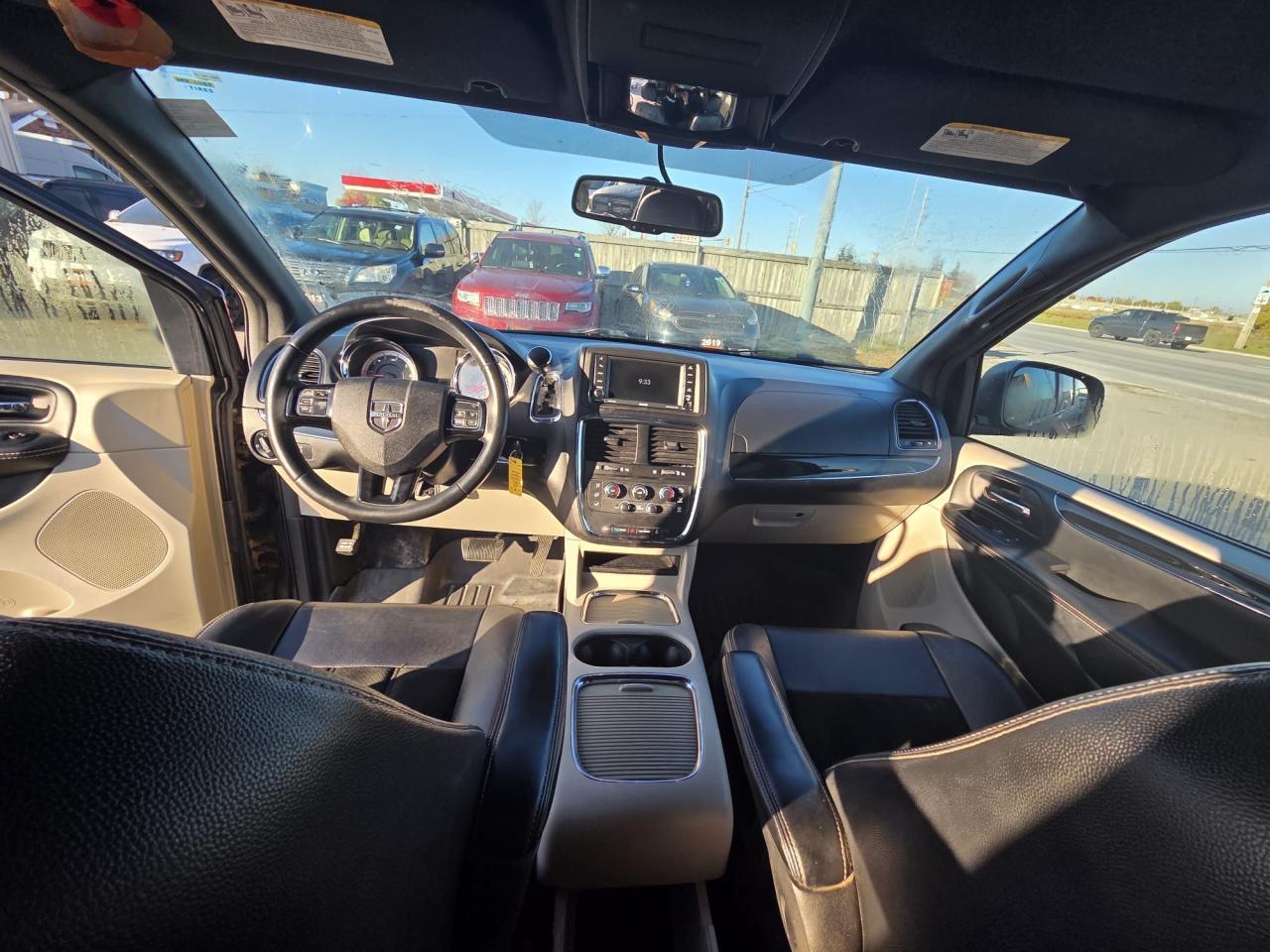 2015 Dodge Grand Caravan SXT Premium Plus - Photo #11