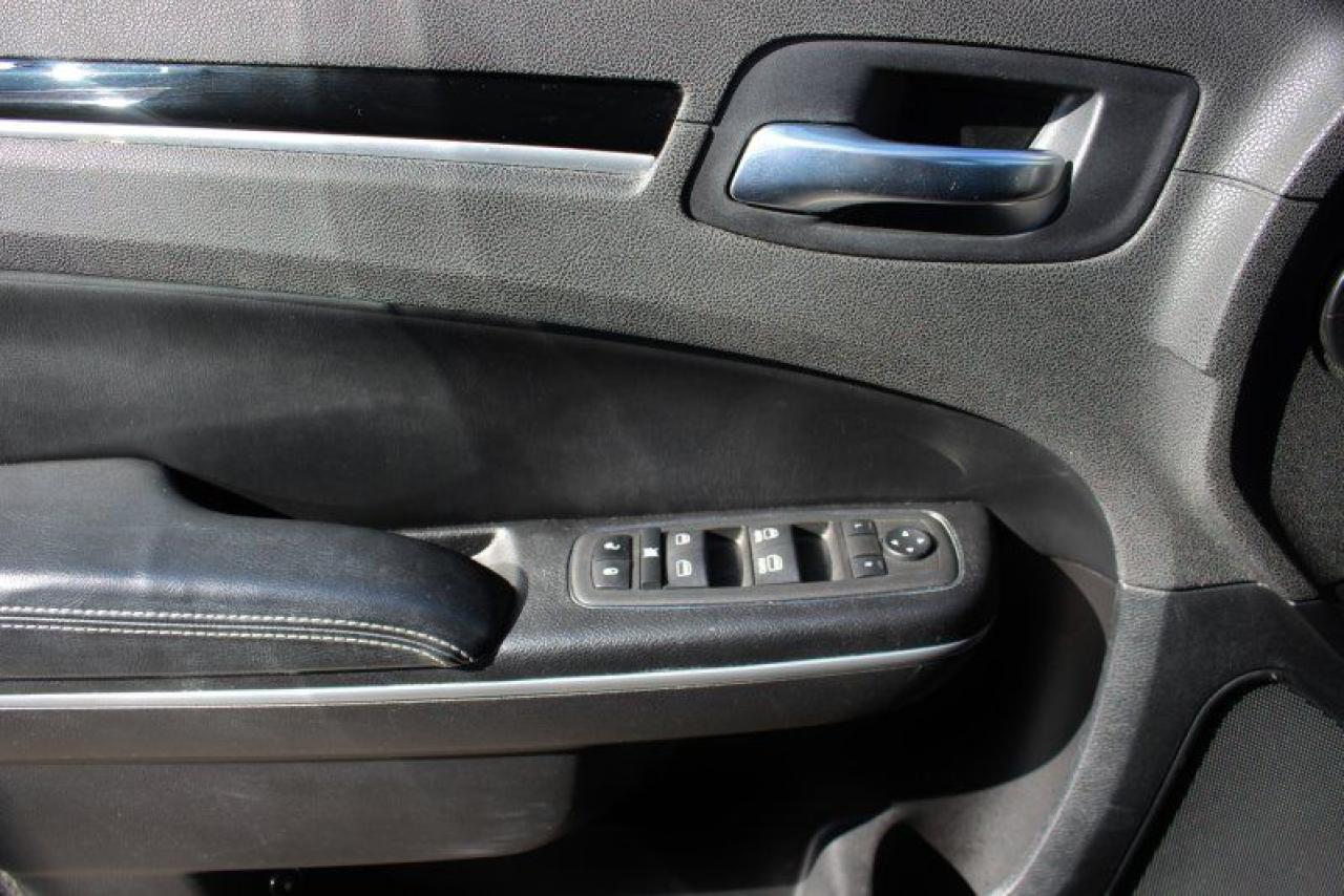 2022 Chrysler 300 300S*RWD*Heated Leather*Moon Roof*CarPlay*Rear Cam - Photo #14