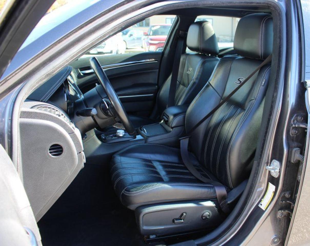 2022 Chrysler 300 300S*RWD*Heated Leather*Moon Roof*CarPlay*Rear Cam - Photo #15