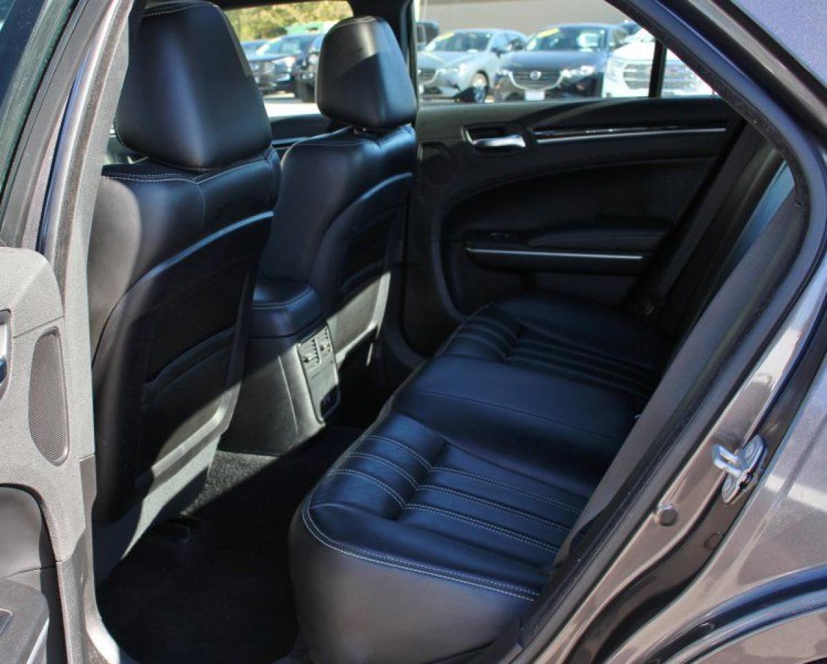 2022 Chrysler 300 300S*RWD*Heated Leather*Moon Roof*CarPlay*Rear Cam - Photo #16