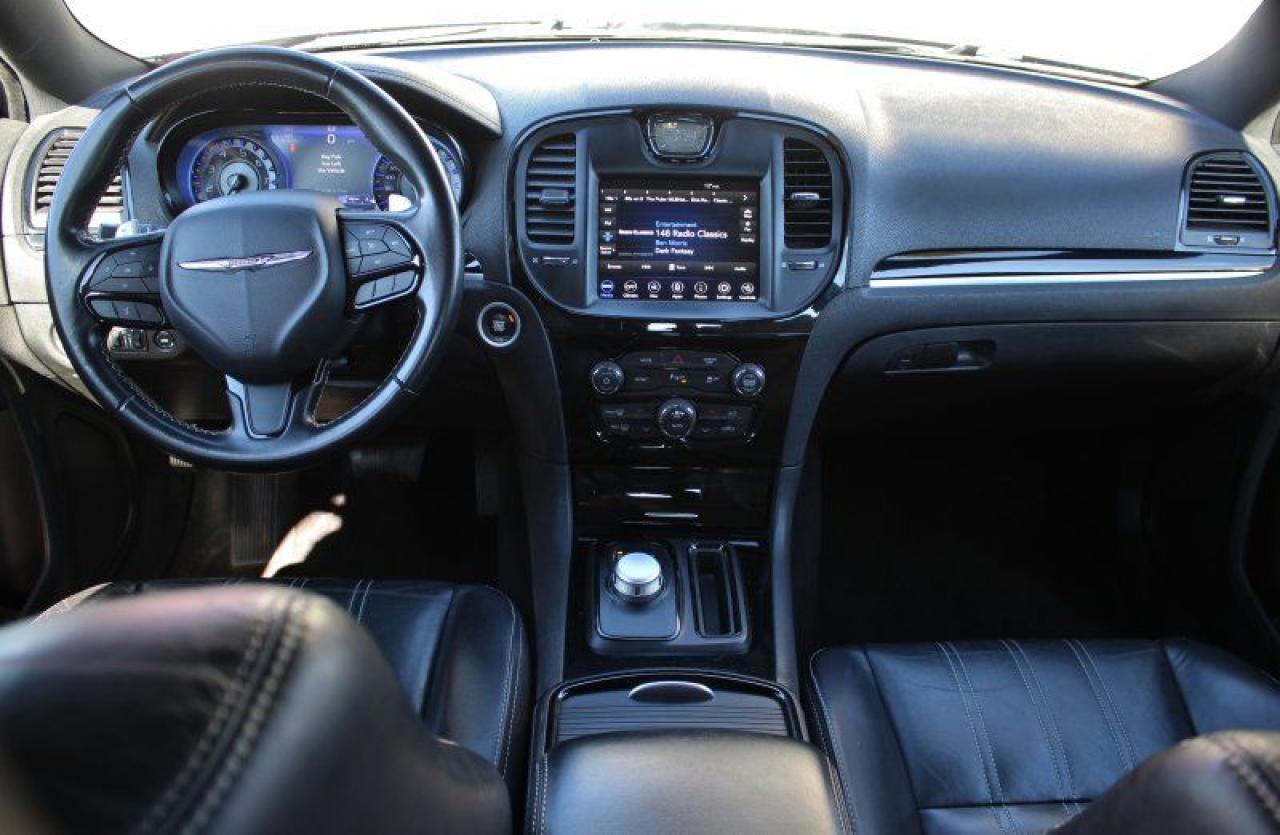 2022 Chrysler 300 300S*RWD*Heated Leather*Moon Roof*CarPlay*Rear Cam - Photo #12