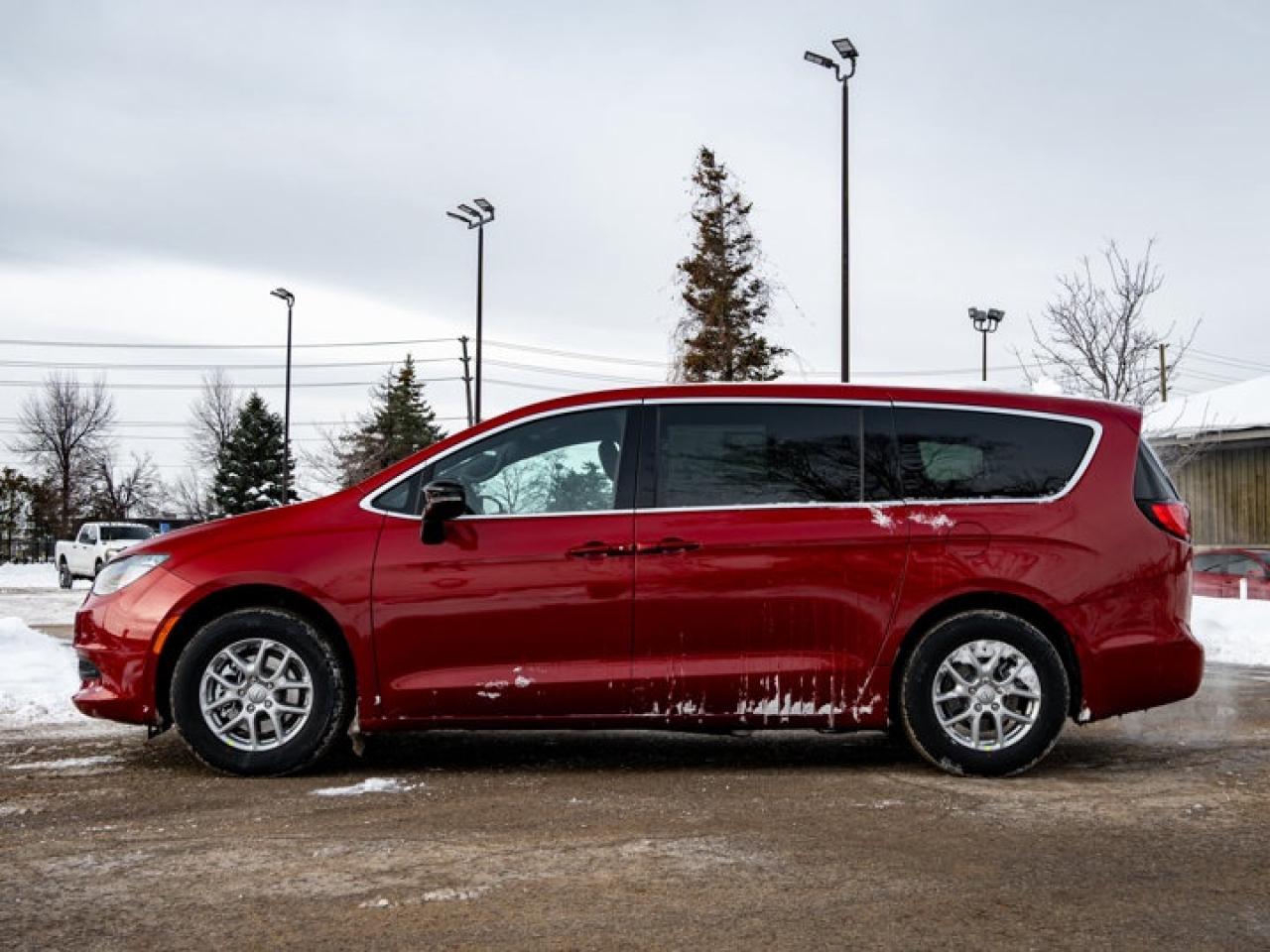 2026 Dodge Grand Caravan SXT Photo4