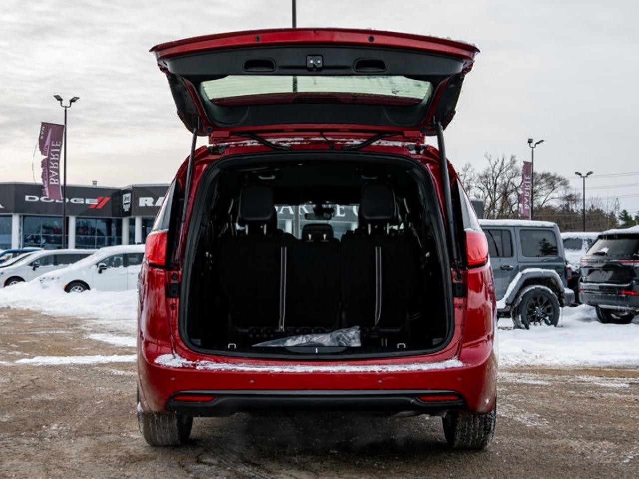 2026 Dodge Grand Caravan SXT Photo