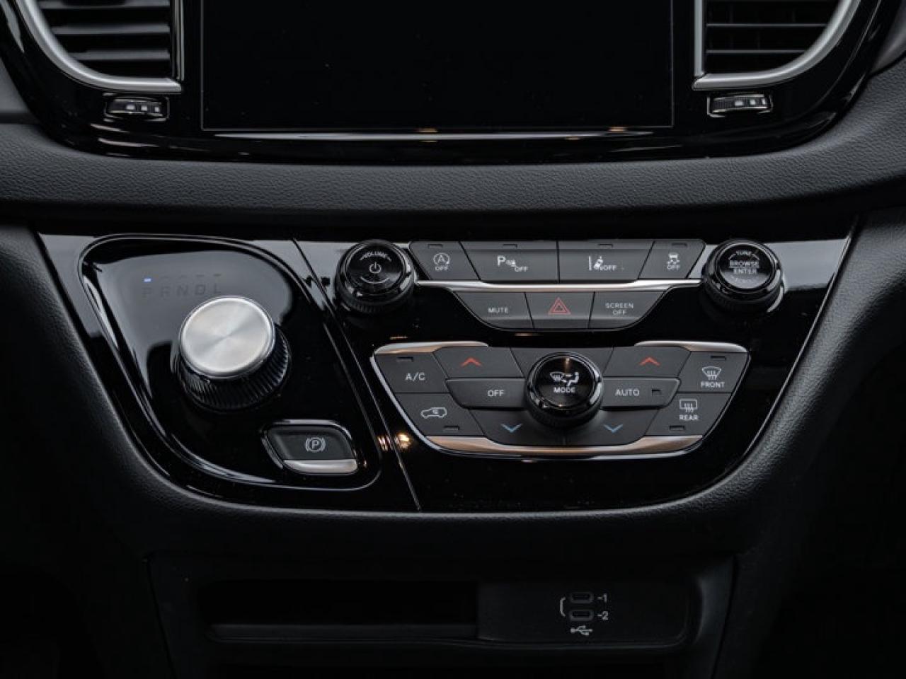 2026 Dodge Grand Caravan SXT Photo